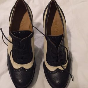 Beautiful Ralph Lauren shoes brand new